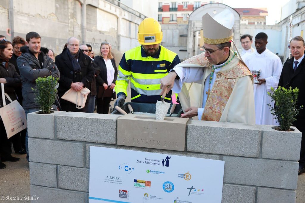 Les dons versés à la Fondation Saint Matthieu permettent d'aider à la rénovation, aux adaptations, construction & développement nécessaires.