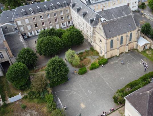 Depuis l’hiver dernier le collège est confronté à de gros soucis de chauffage. Le diagnostic effectué recommande un changement complet de l’installation. 